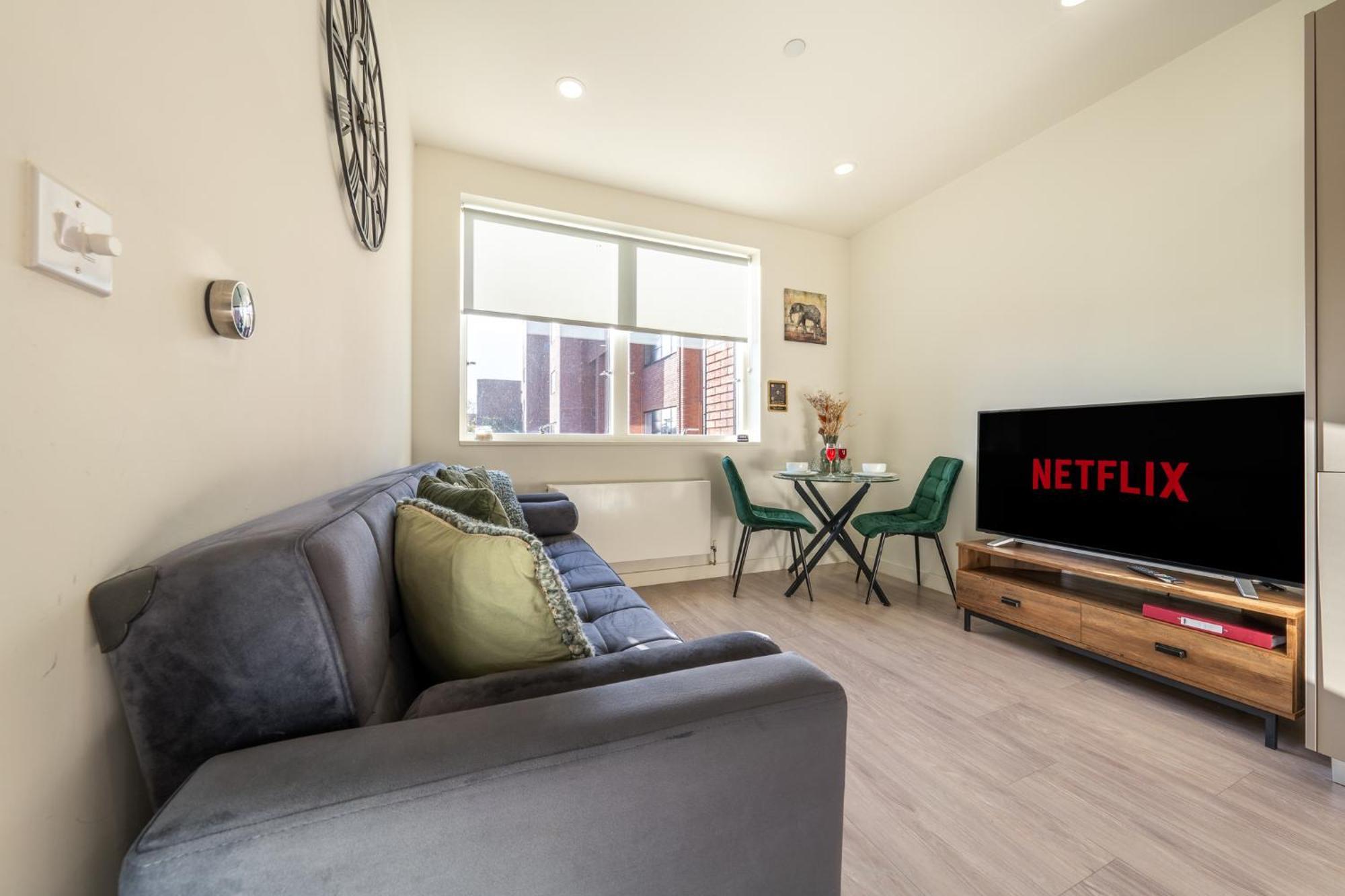 Luxury 1 Bedroom Serviced Apartment With Roof Terrace & Gym Stevenage Kültér fotó