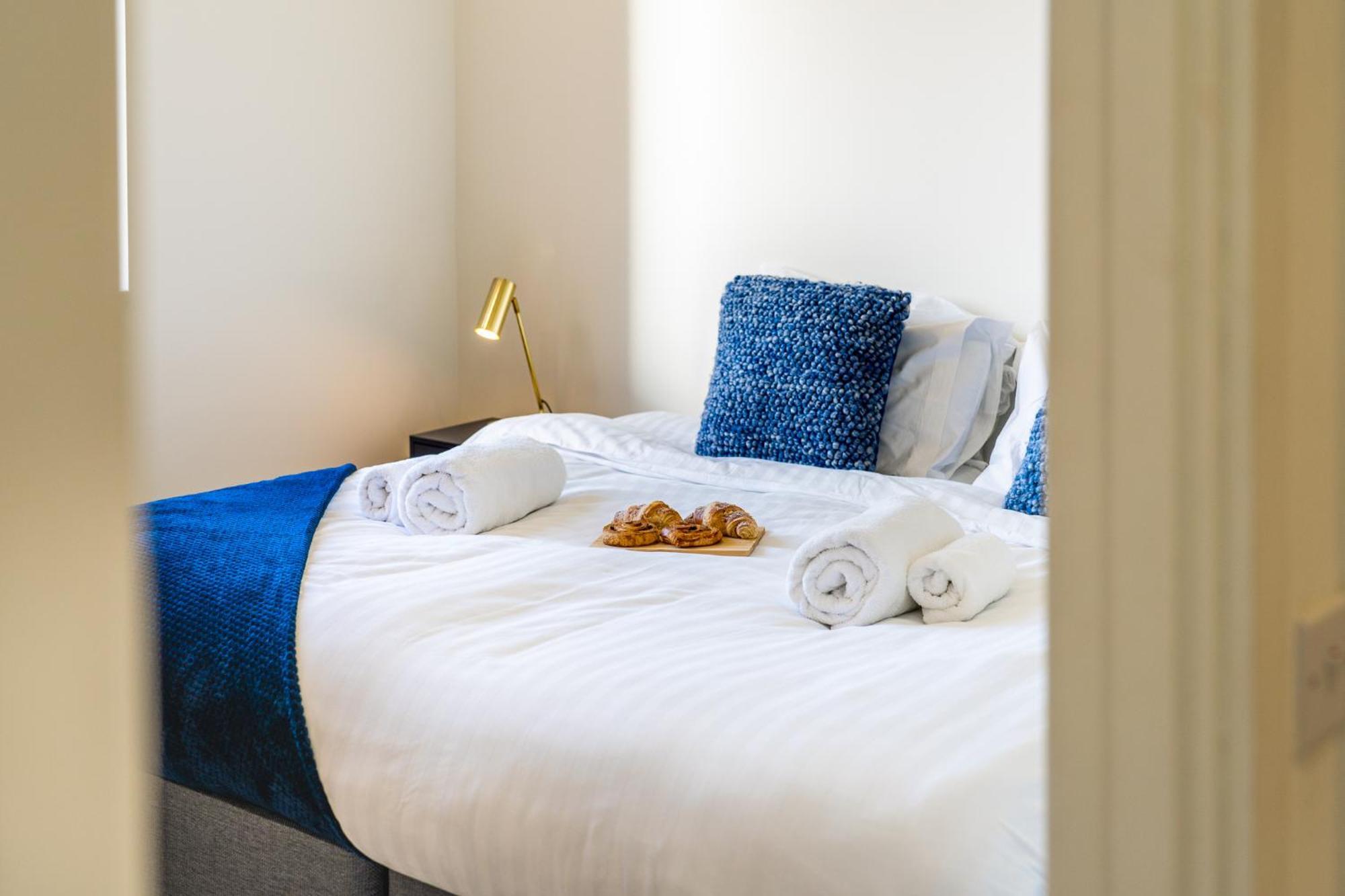Luxury 1 Bedroom Serviced Apartment With Roof Terrace & Gym Stevenage Kültér fotó