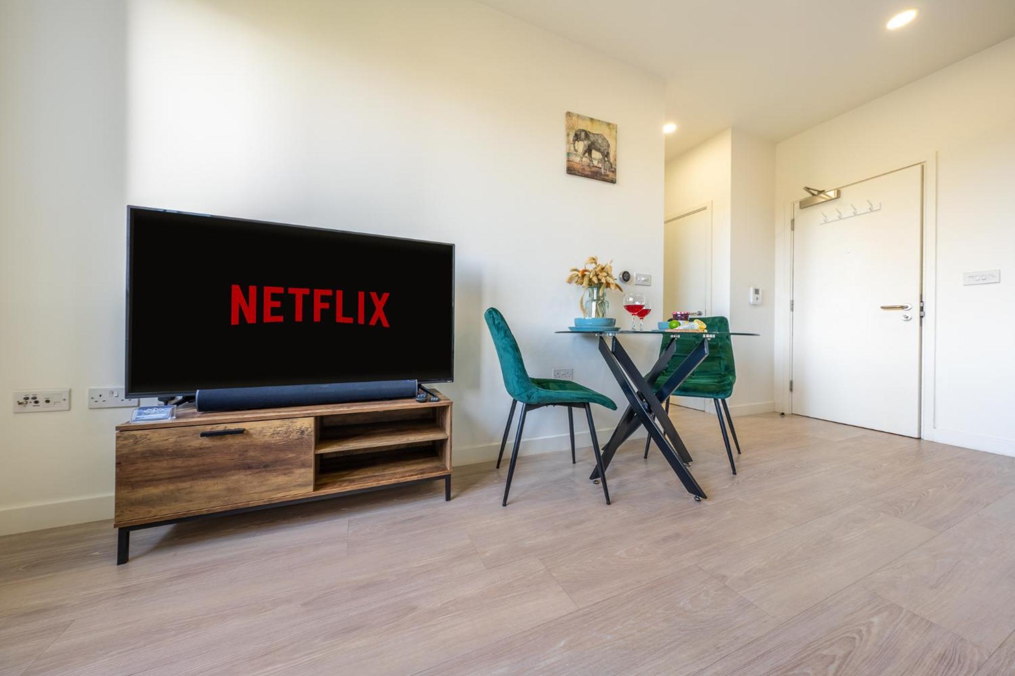 Luxury 1 Bedroom Serviced Apartment With Roof Terrace & Gym Stevenage Kültér fotó