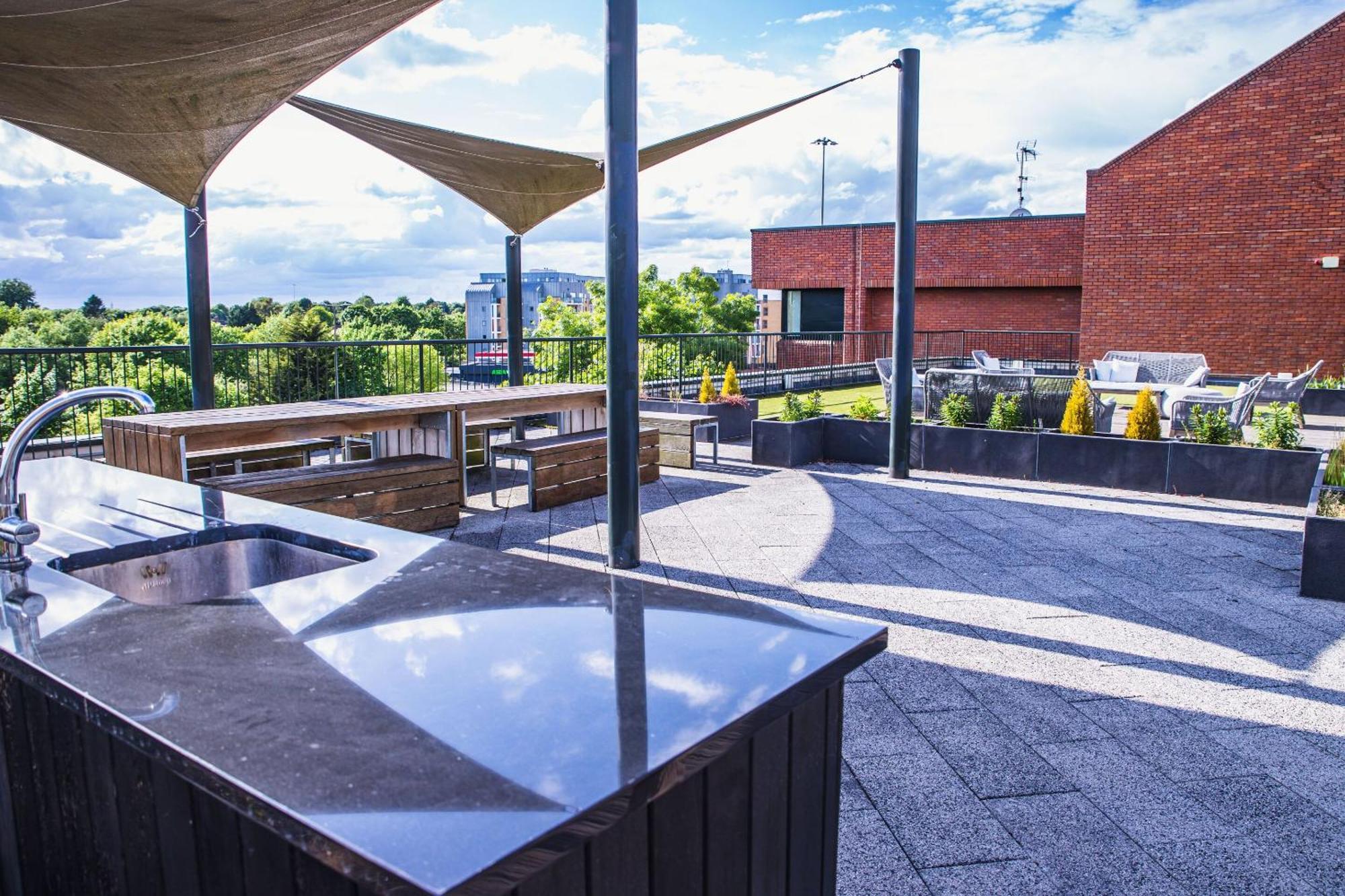 Luxury 1 Bedroom Serviced Apartment With Roof Terrace & Gym Stevenage Kültér fotó