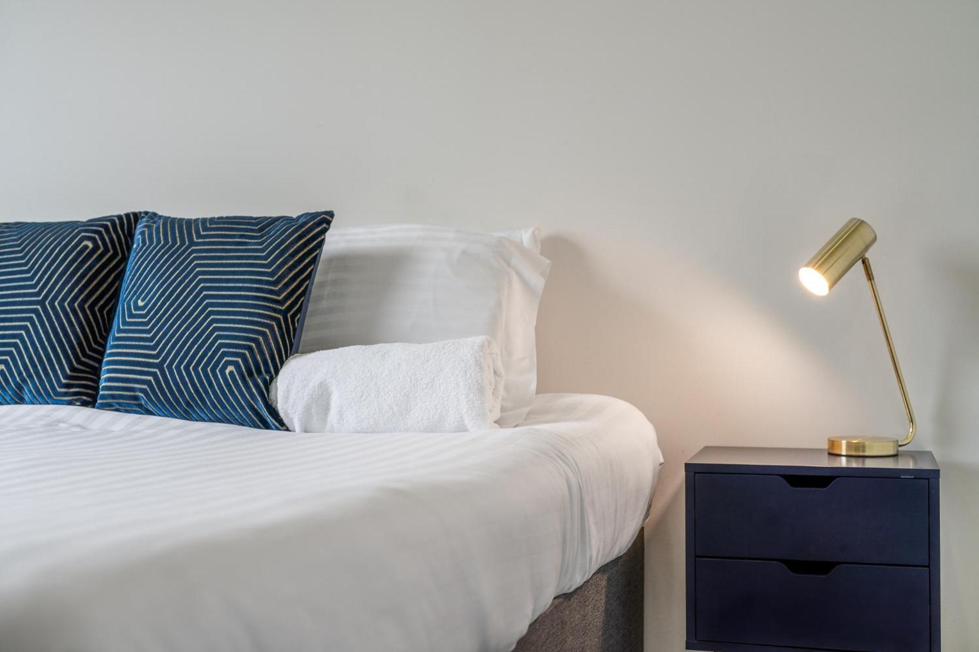Luxury 1 Bedroom Serviced Apartment With Roof Terrace & Gym Stevenage Kültér fotó