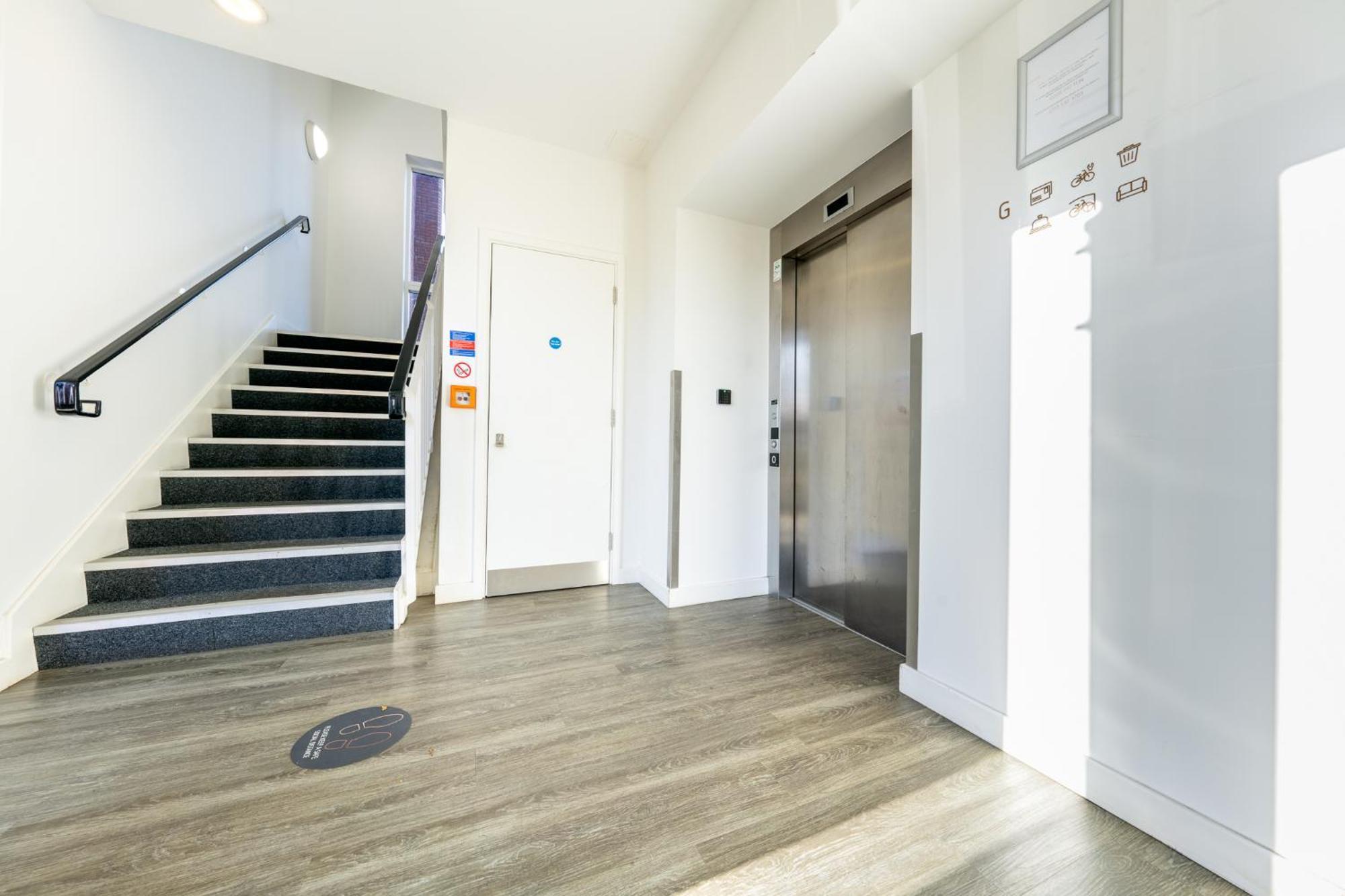 Luxury 1 Bedroom Serviced Apartment With Roof Terrace & Gym Stevenage Kültér fotó