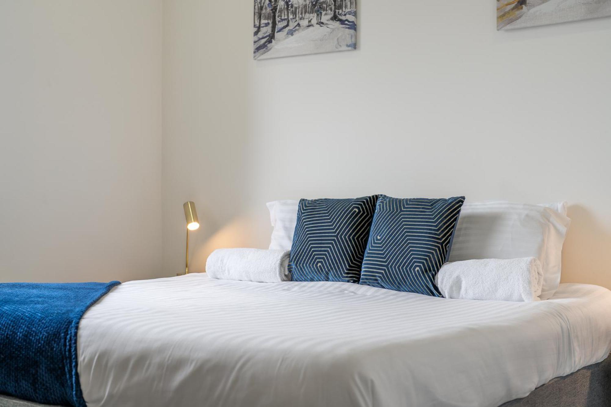 Luxury 1 Bedroom Serviced Apartment With Roof Terrace & Gym Stevenage Kültér fotó