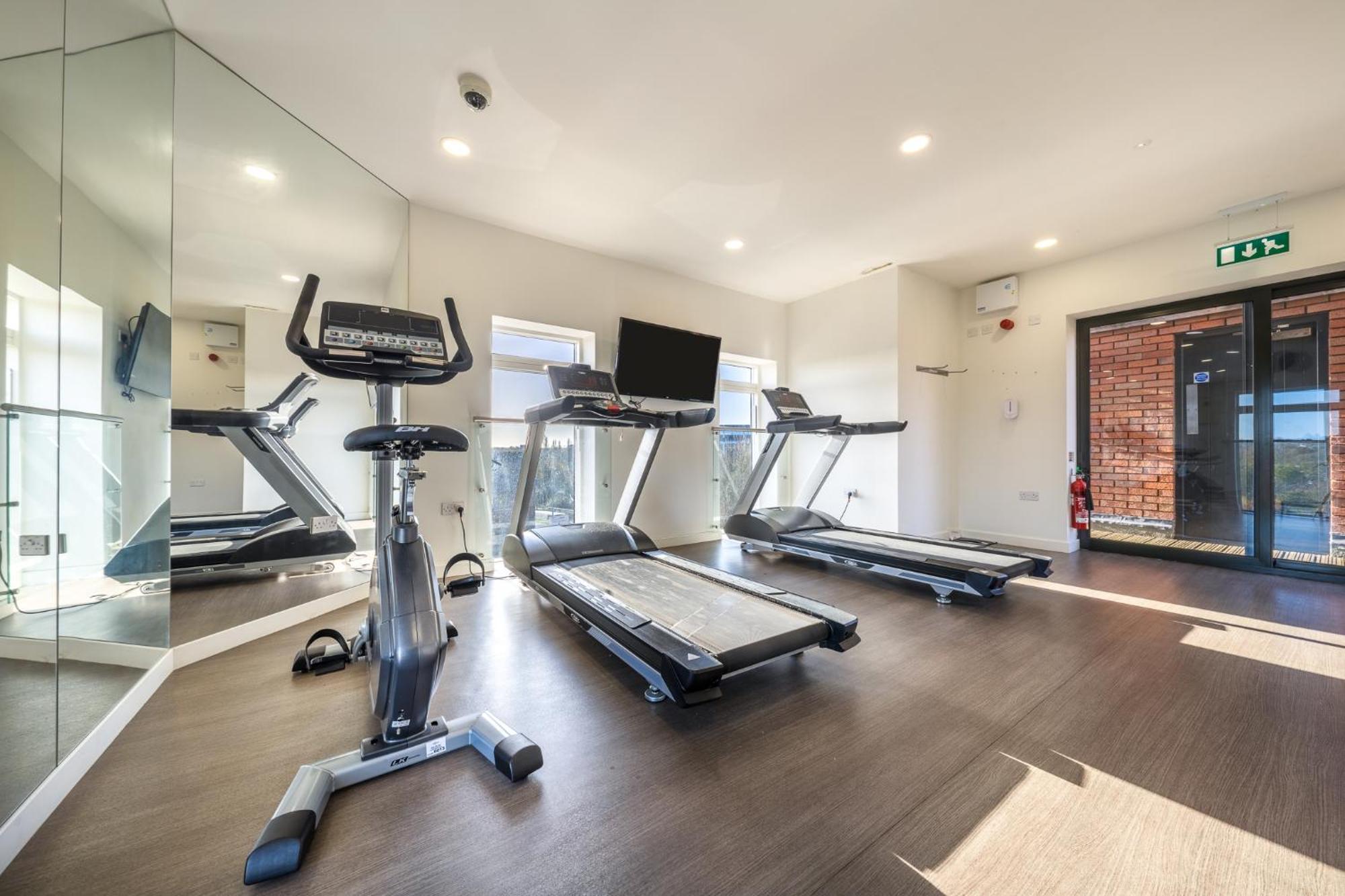 Luxury 1 Bedroom Serviced Apartment With Roof Terrace & Gym Stevenage Kültér fotó