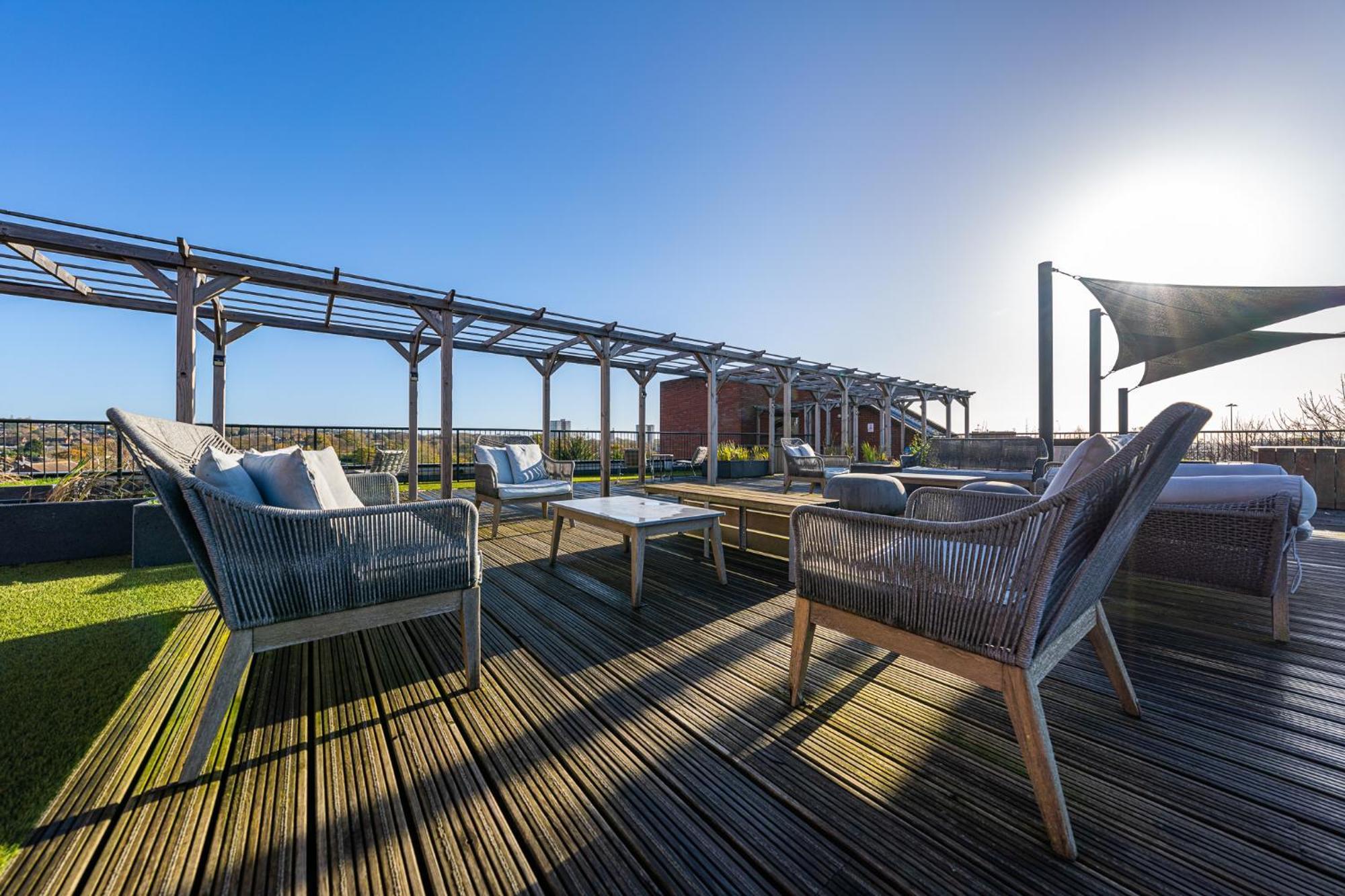 Luxury 1 Bedroom Serviced Apartment With Roof Terrace & Gym Stevenage Kültér fotó